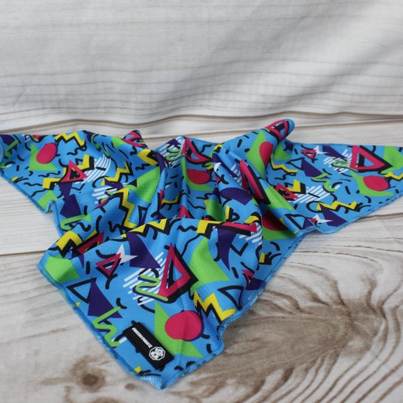 New FRESH PAWZ Paws retro Neon 90s COOLING Bandana breathable dog puppy Pet - Picture 4 of 4